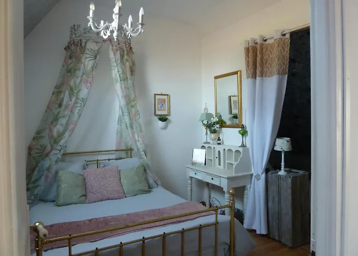 Du Clos Fleuri Σπίτι διακοπών *